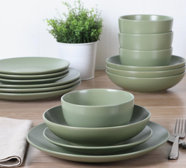 12-Piece Round Stoneware Dinnerware Set | Green